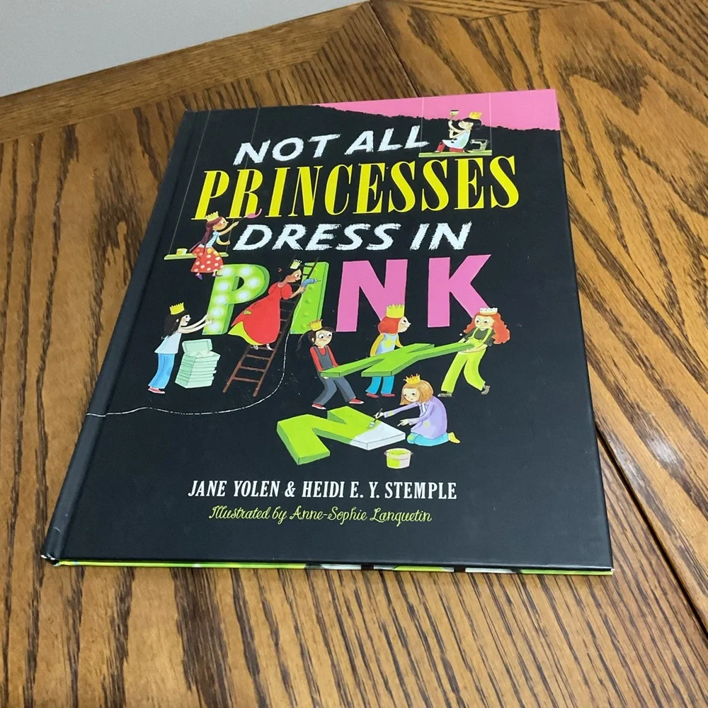 5 Disney Look & Finds, Not all Princesses Dress in Pink, Frozen Arendelle books